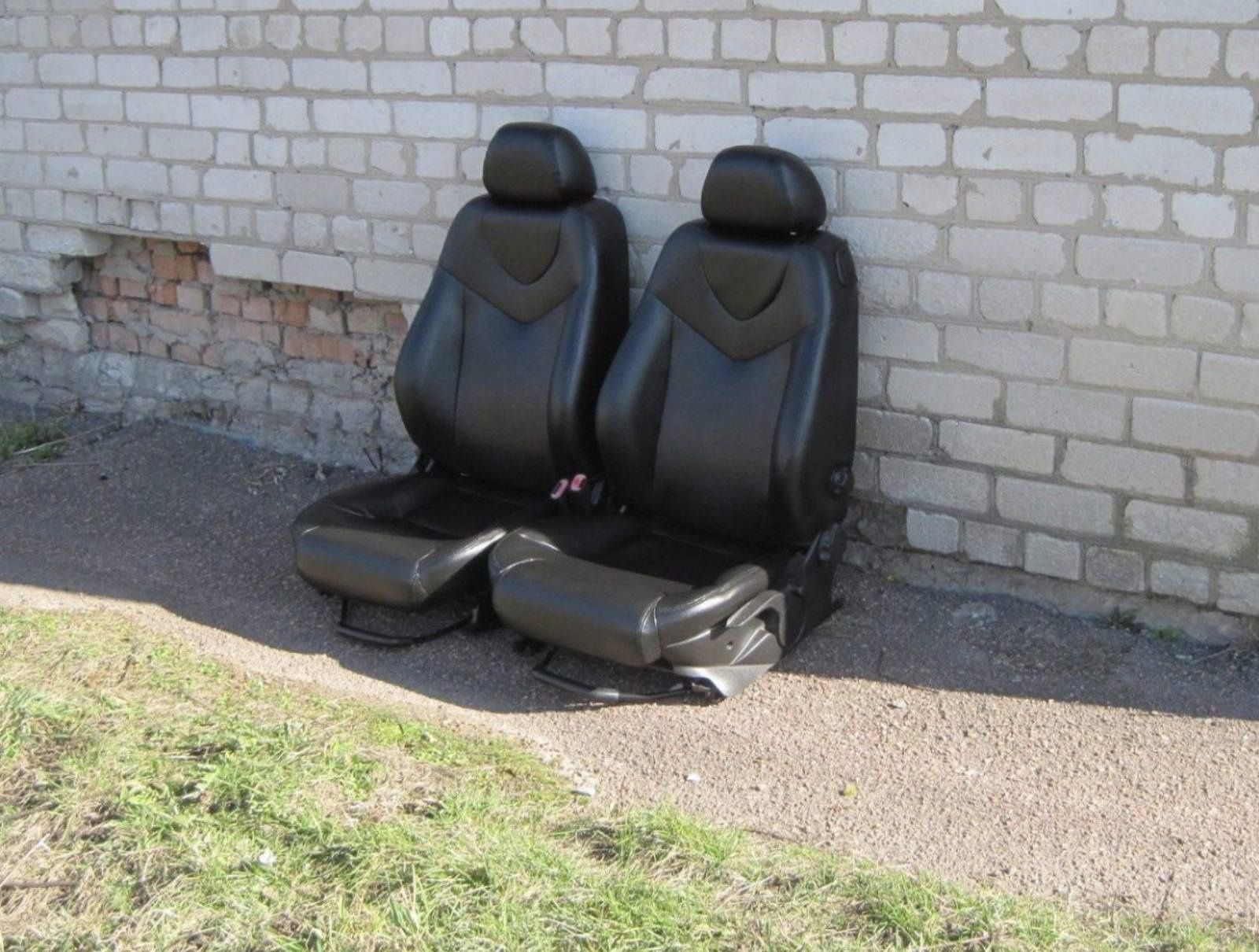 Сидения (сидіння) golf3,recaro stail edition,рекаро.
pekapo
pekapo