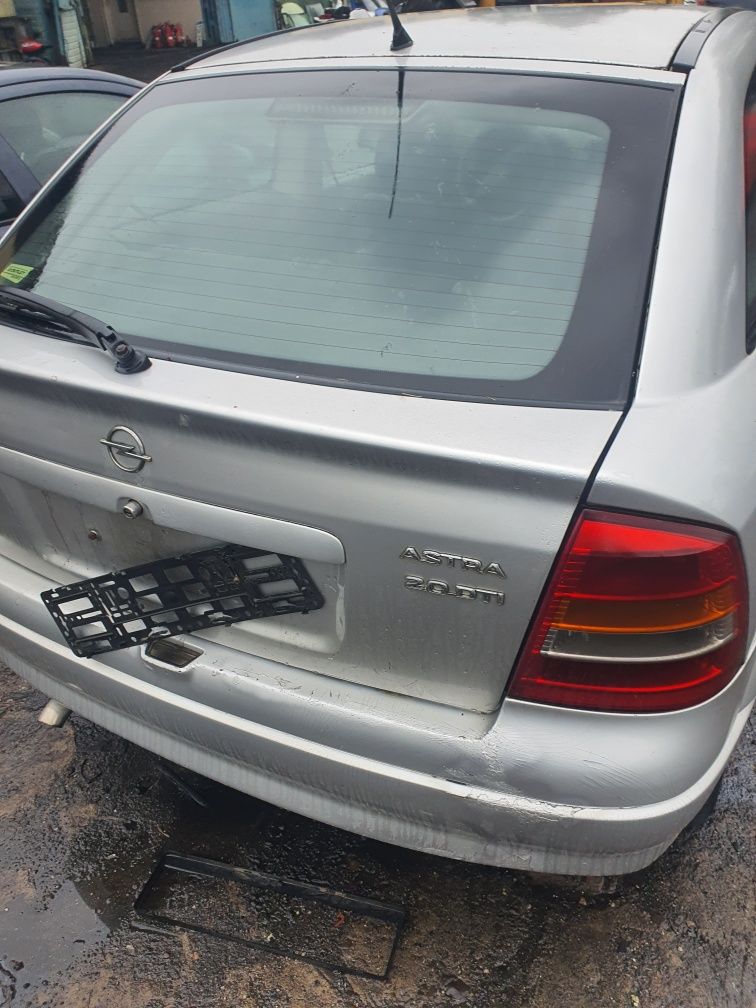 Szyba klapy bagaznika Opel Astra G II hb