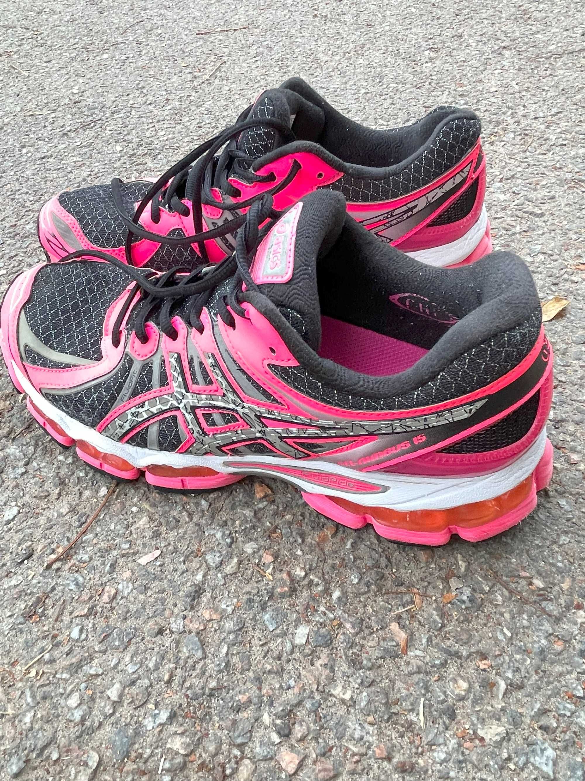 Спортивні кросівки Asics Gel Nimbus 15 Expert W