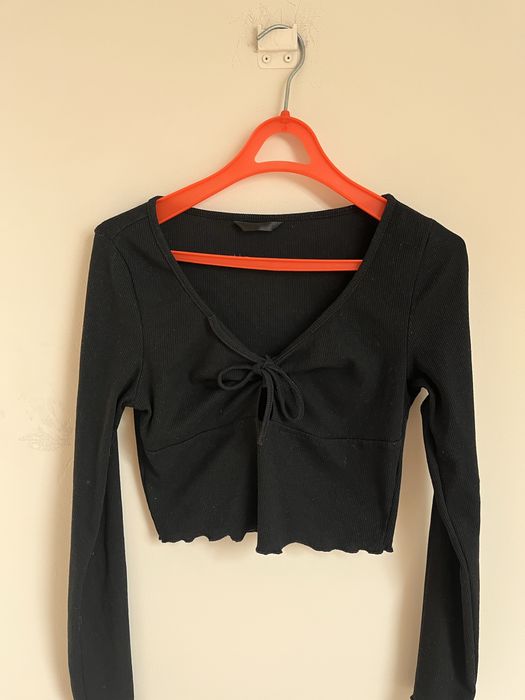 Koszulka z dekoltem w serek koszulka z wiązanym dekoltem