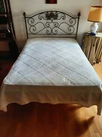 [RESERVADO] Antiga cama de ferro (132 cm, com colchão)