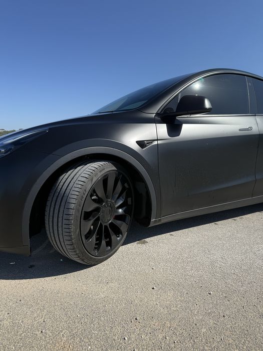 Tesla model y Performance muito bem equipado