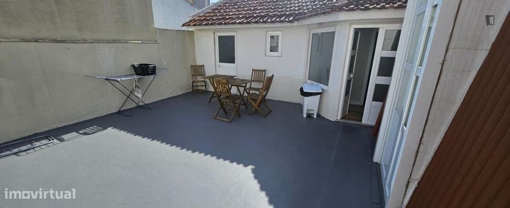 Quarto - localizado em Parque das Nações Lisbon