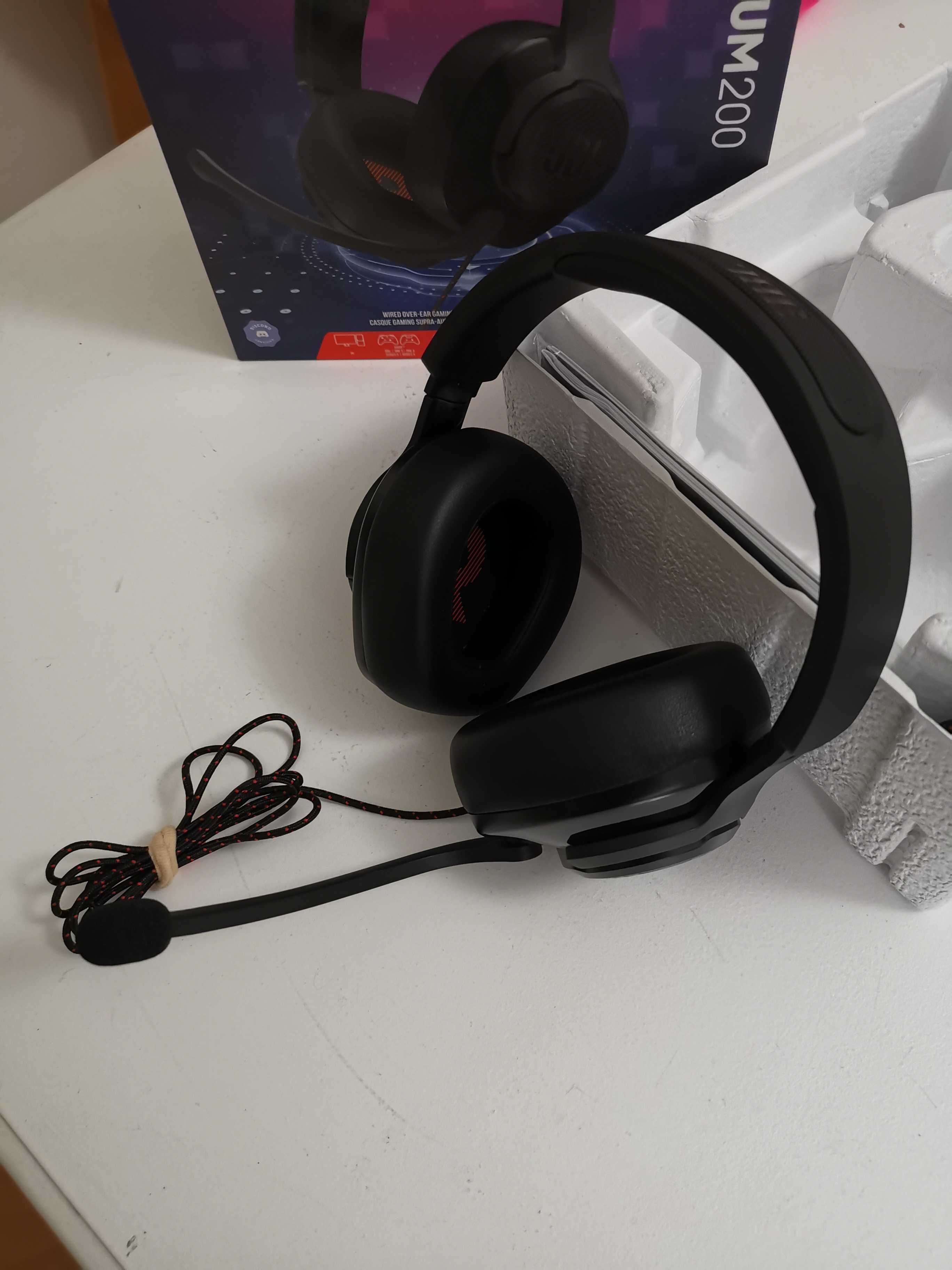 HEADPHONES JBL QUANTUM 200