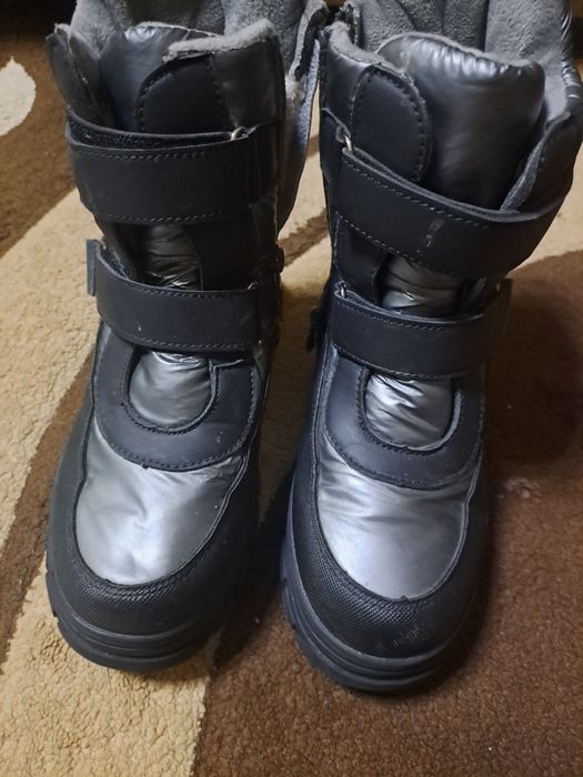 Продам дитяче зимове взуття