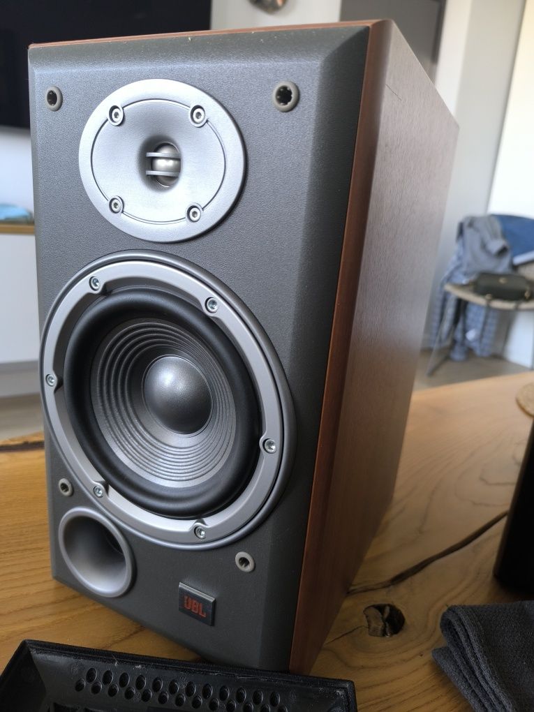 Kolumny monitory e30 JBL Northridge E Series