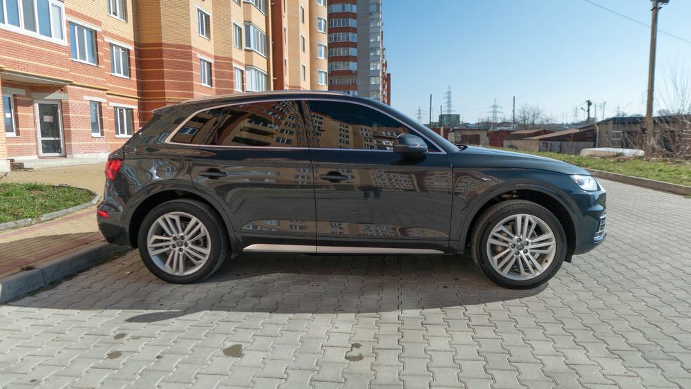 Audi Q5 автомобиль