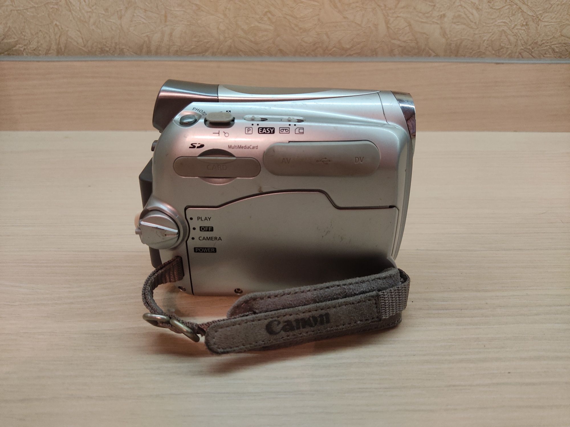 Canon  MV940                        .