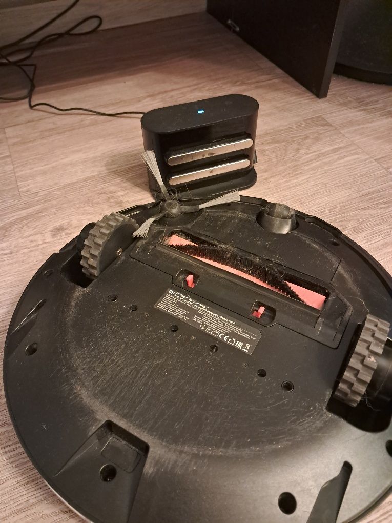 Robot sprzątający z funkcją  mopowania używany stan idealny