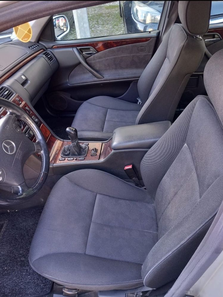 Mercedes-Benz E220 CDI
