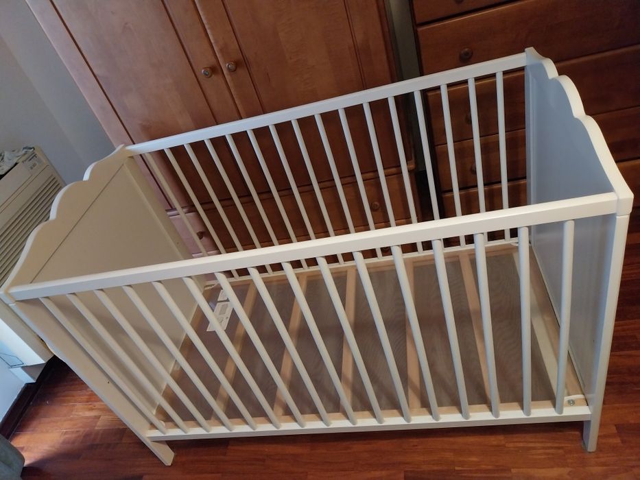 Berço com grades