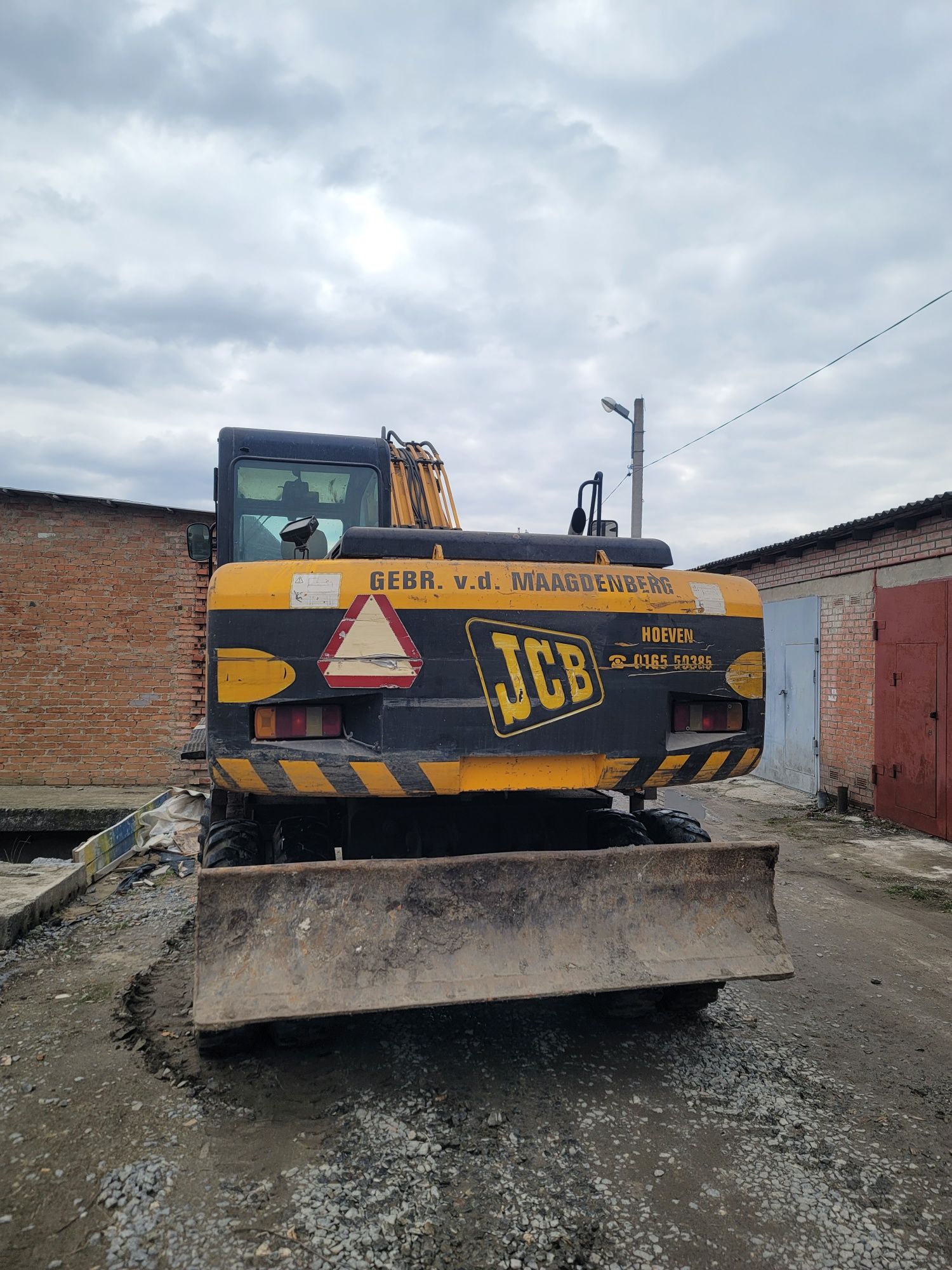 Продам попвноповоротний, колісний екскаватор JSB JS160W