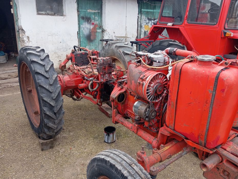 Двигун, проміутка коробка передач бортові гідробак