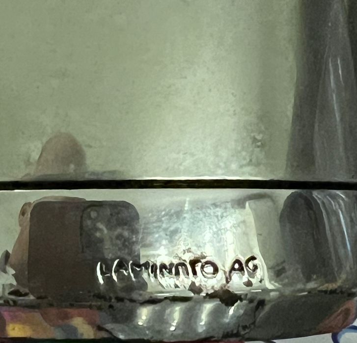 Vendo estátua banhada a prata