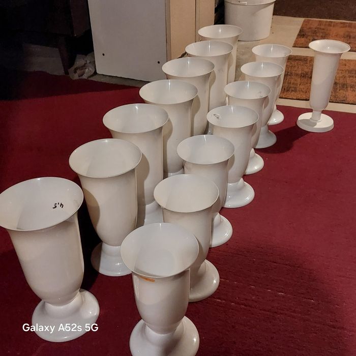 Sprzedam nowe i używane flakony na kwiaty