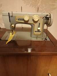 Швейная машинка "Чайка-142М"