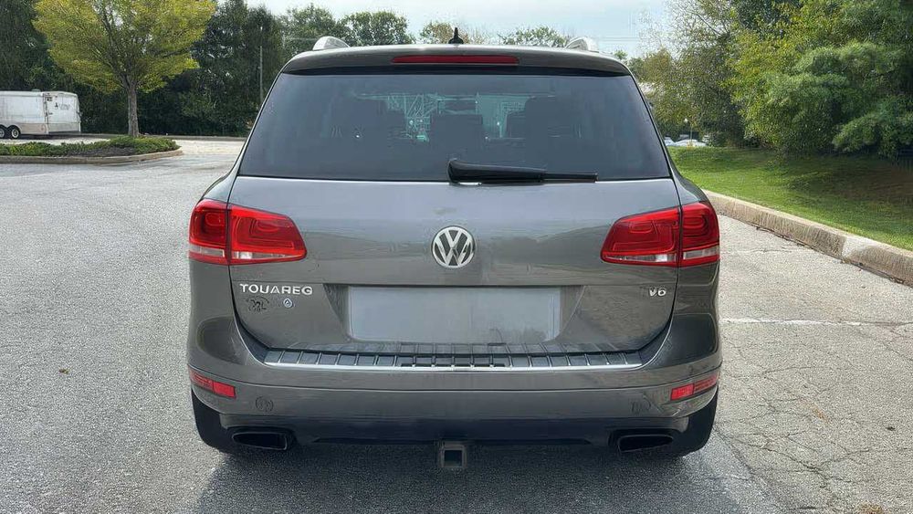 Volkswagen Touareg      2014