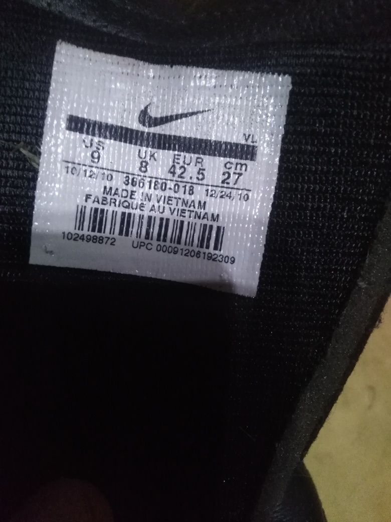 Продам бутсы Nike 42  размер