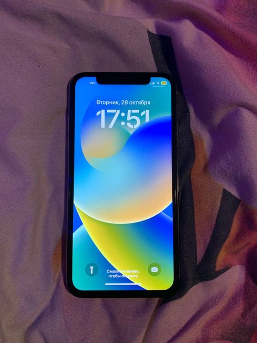 продам iPhone Х на 64