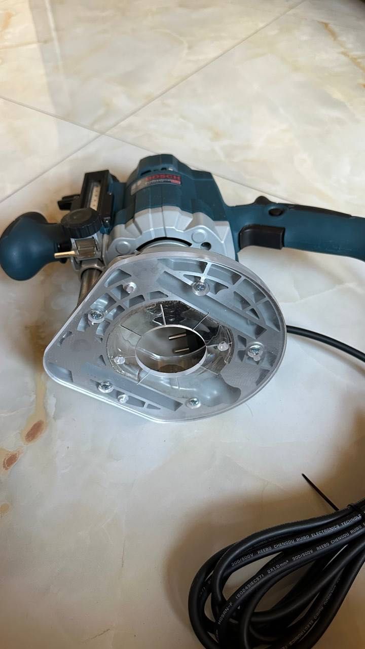 Новий Фрезер ручний Bosch GOF 1250 CE Professional Оригінал новий