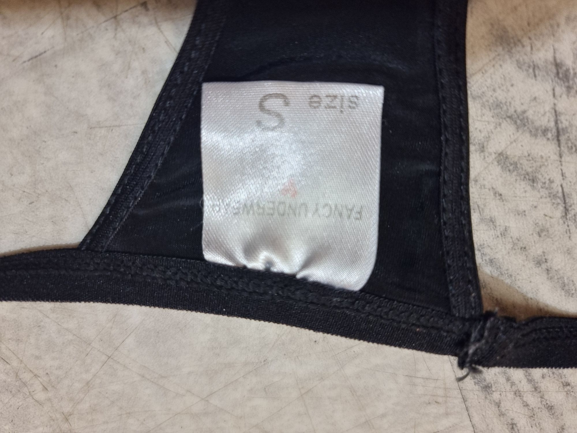 Zestaw stringi Hunkemöller 3 szt stan idealny S