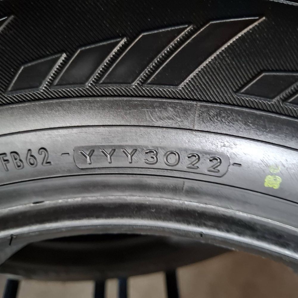 225/65/16c R16c Yokohama BluEarth WY01 4шт нові зима