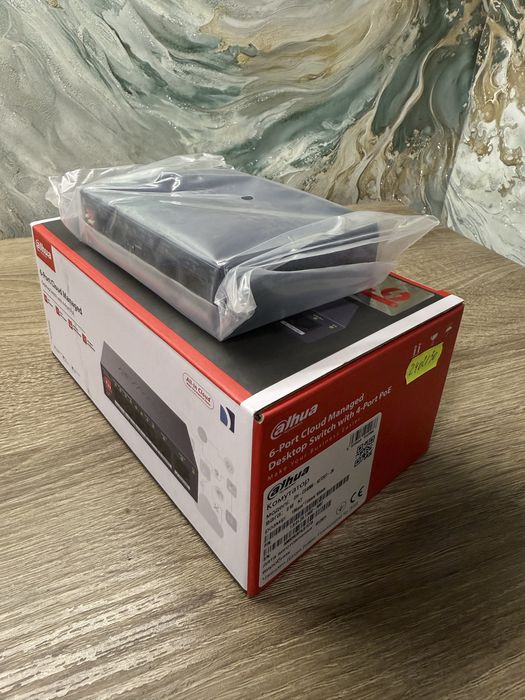 Комутатор 4 POE порти керований Dahua DH-CS4006-4ET2GT-36