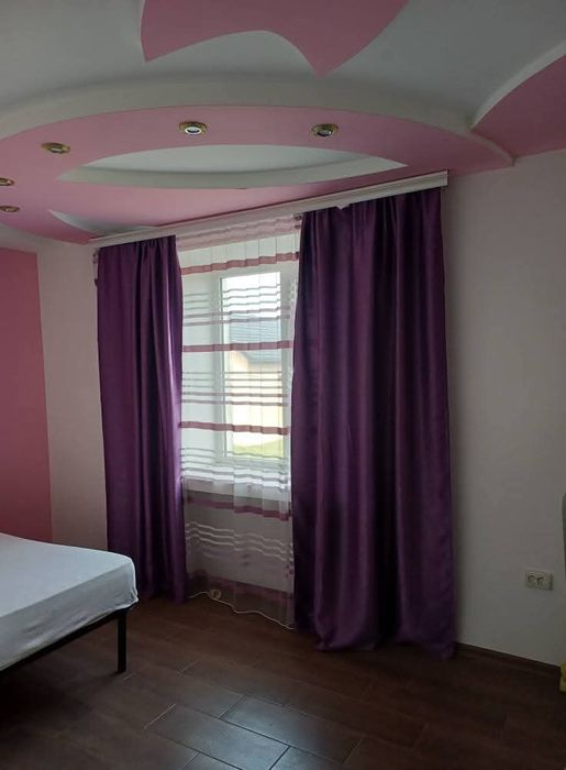 М. Новоселиця. Продається 3-кімнатна квартира