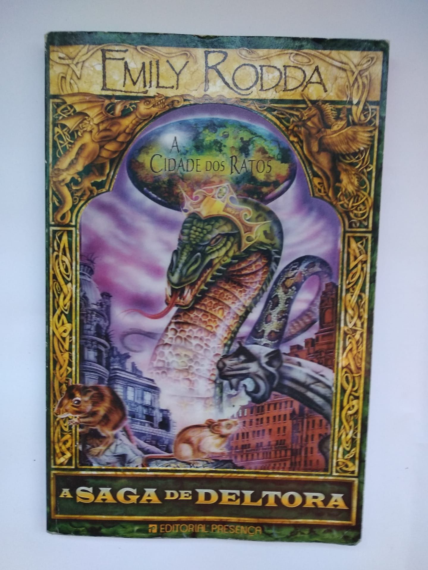 Livro da "Saga de Deltora" de Emily Rodda