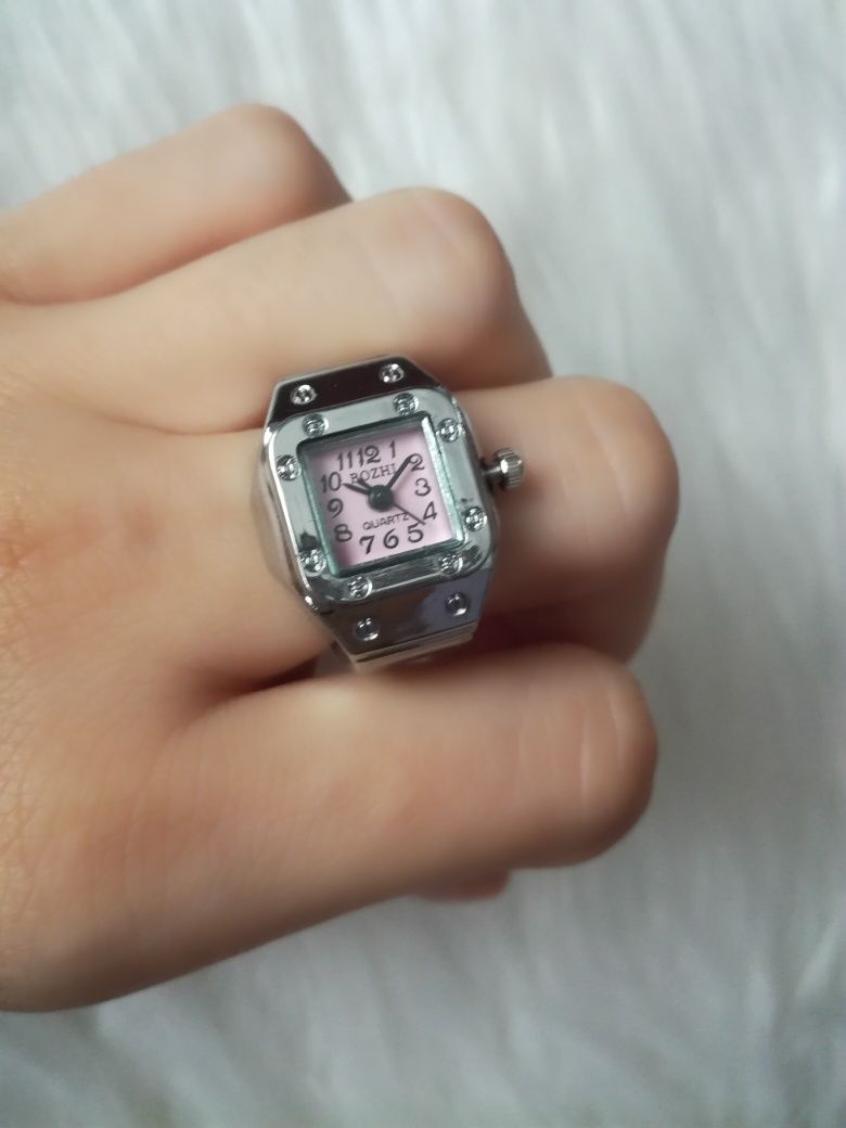 Sygnet zegarek pierścionek różowa tarcza