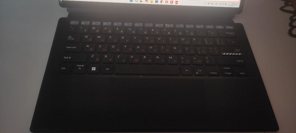 ASUS VivoBook 13 Slate OLED T3300KA повний комплект