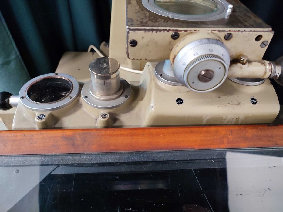 Projektor profilowy HAUSER 215