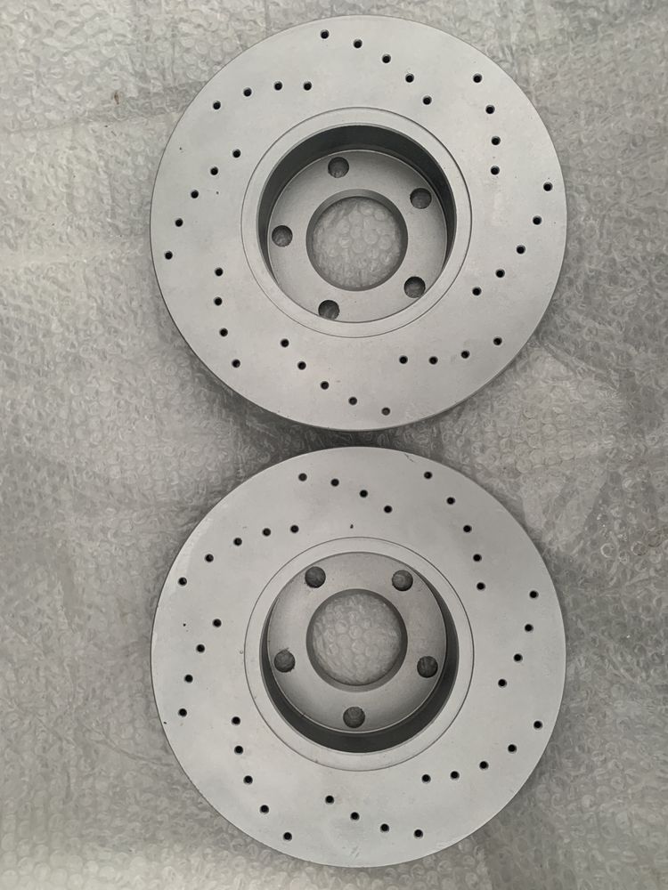 Перфоровані тормозні диски Zimmermann комплект на Audi 100/A6 C4/ A4