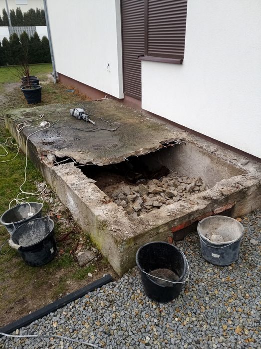 Montaż deski kompozytowej lub drewnianej. Budowa tarasu krok po kroku