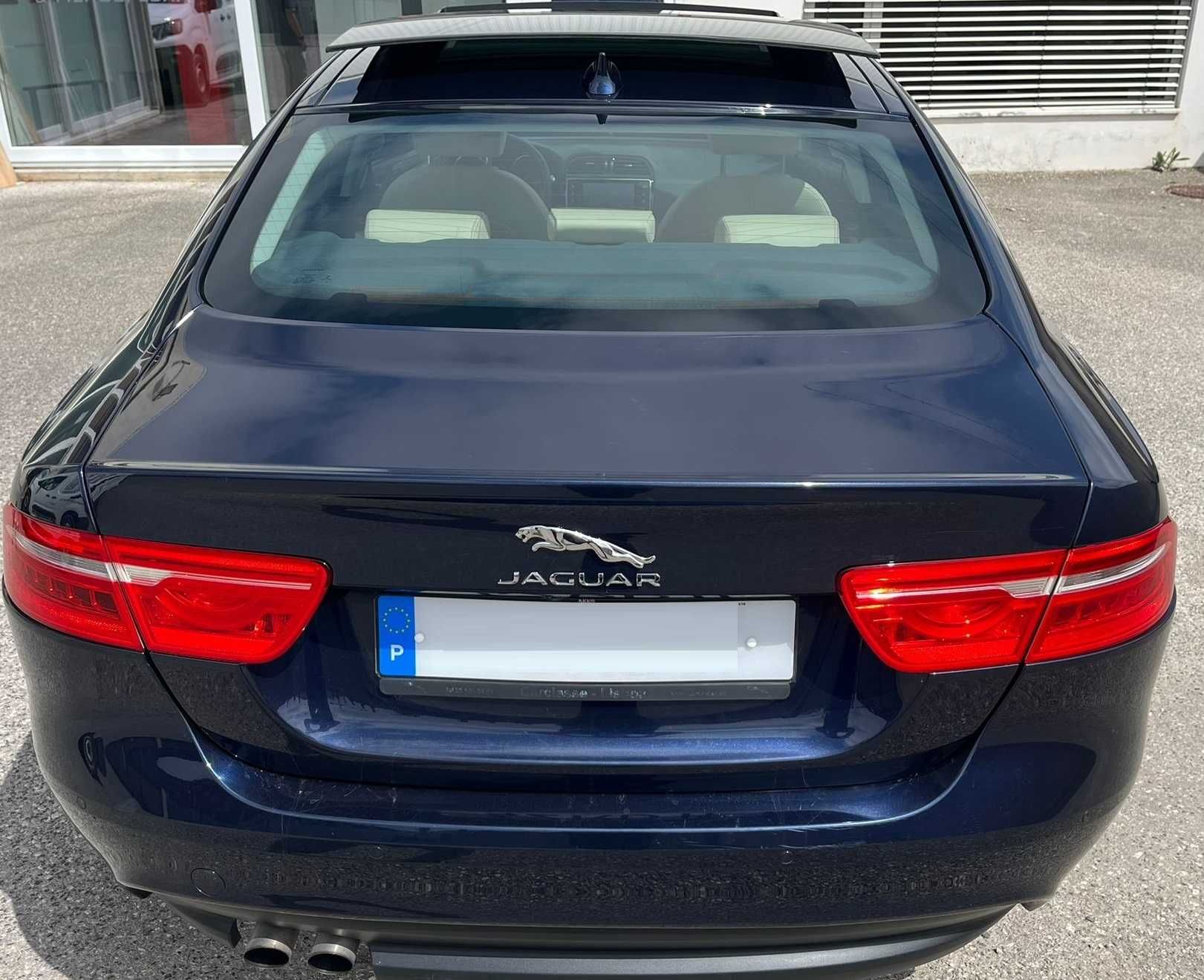 Jaguar XE 2.000 - Como NOVO