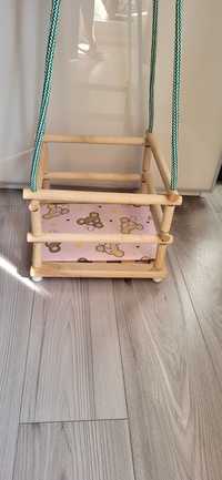 Drewniana chustawka dla dzieci do domu i ogrodu