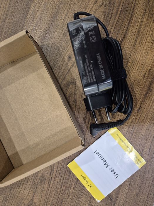 Adaptador AC (carregador/fonte de alimentação)