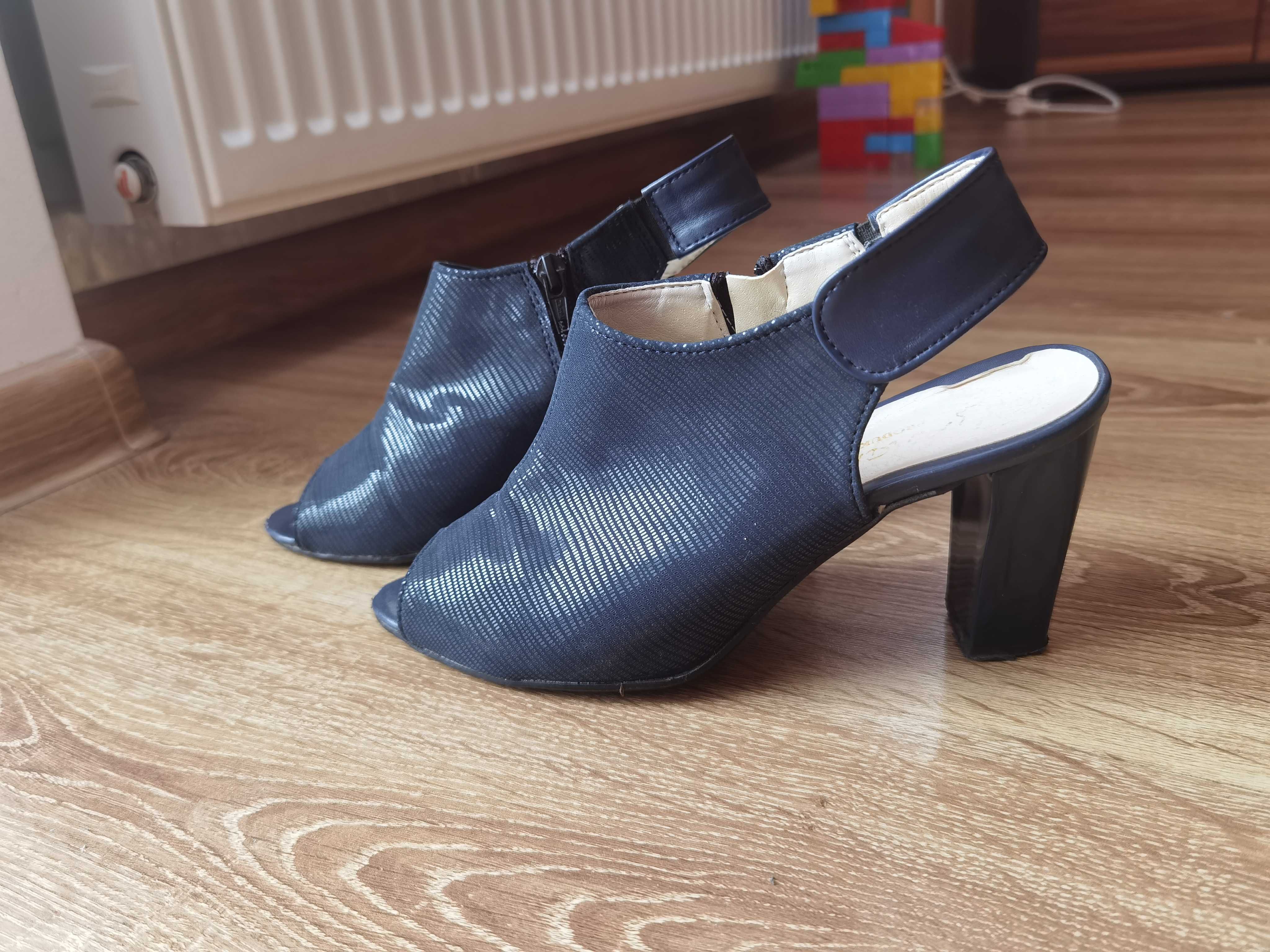 Buty błyszczące na obcasie 37 do sukienki spodni wyjściowe eleganckie