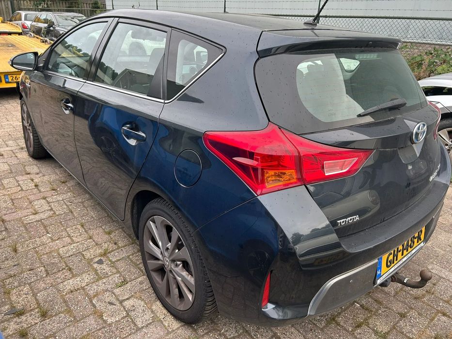 Toyota Auris KAMERA COFANIA 161 tyś km hybryda 1.8 benzyna