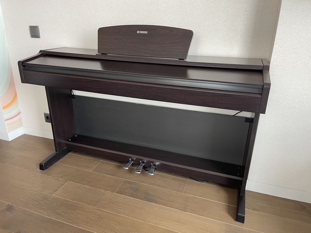 Електронне піаніно фортепіано Yamaha YDP-131