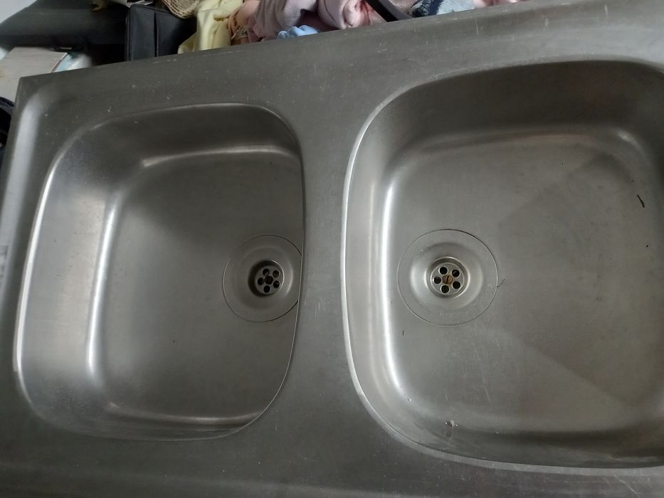 Lavatório de cozinha com 2 cubas inox