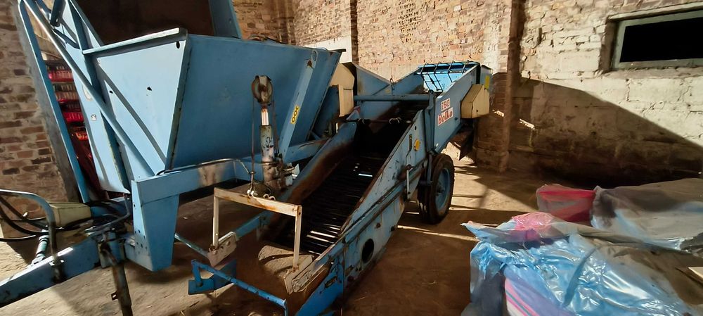 Bolko kombajn Bolek do zbioru cebuli ziemniak selery buraczków karlik