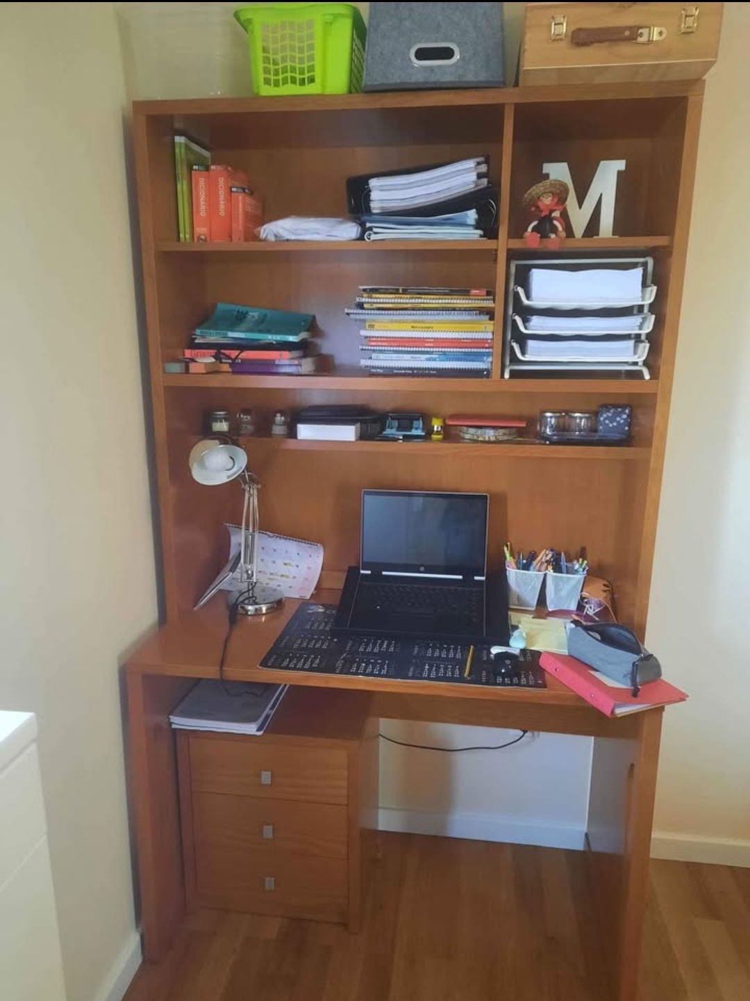 Conjunto cama dupla, secretária e mesa cabeceira