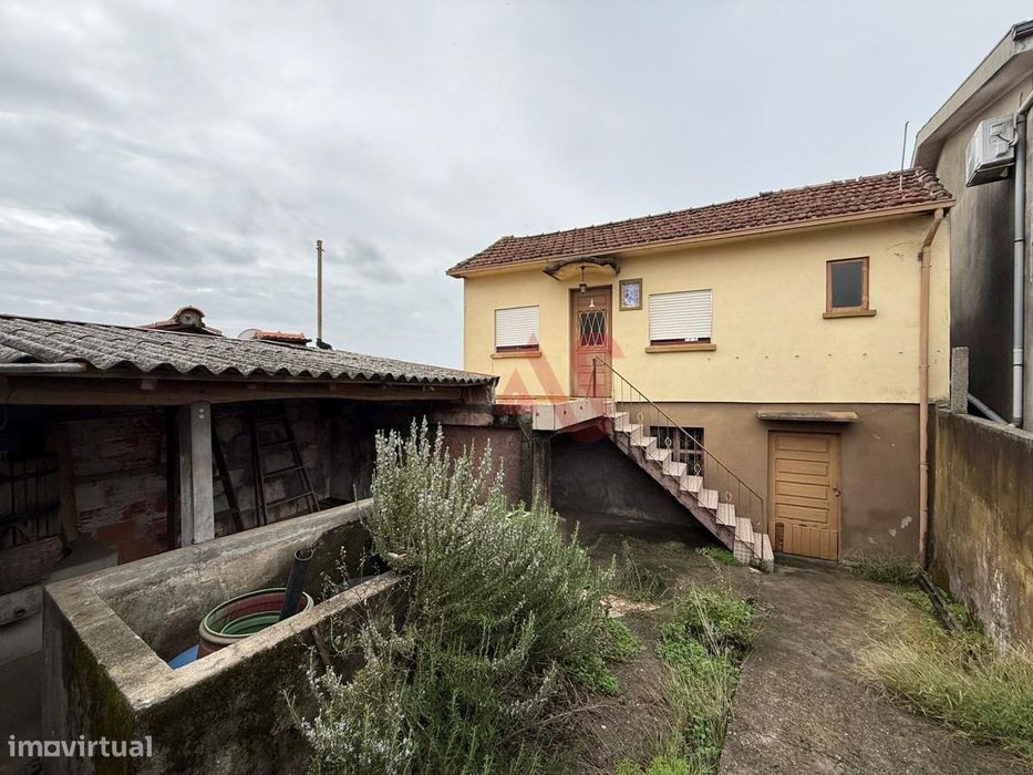 Moradia T2 em Agrela, Santo Tirso – Para Remodelação.