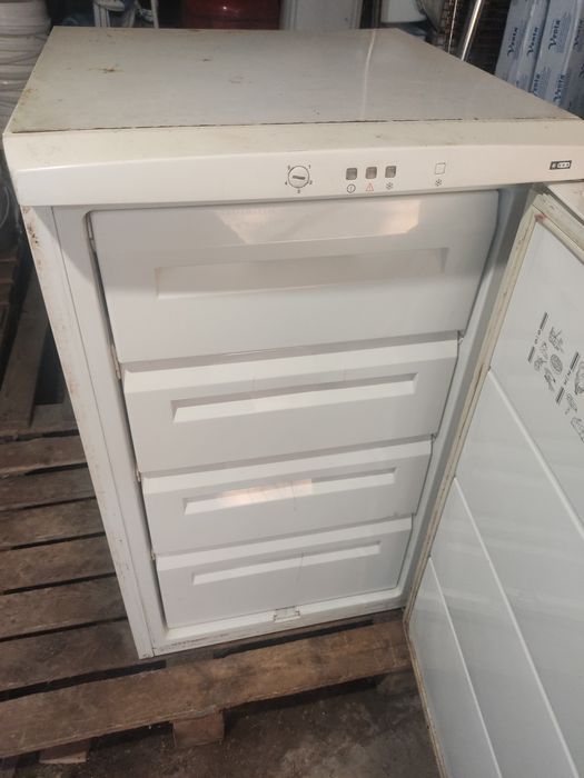 Продам морозилку Ardo