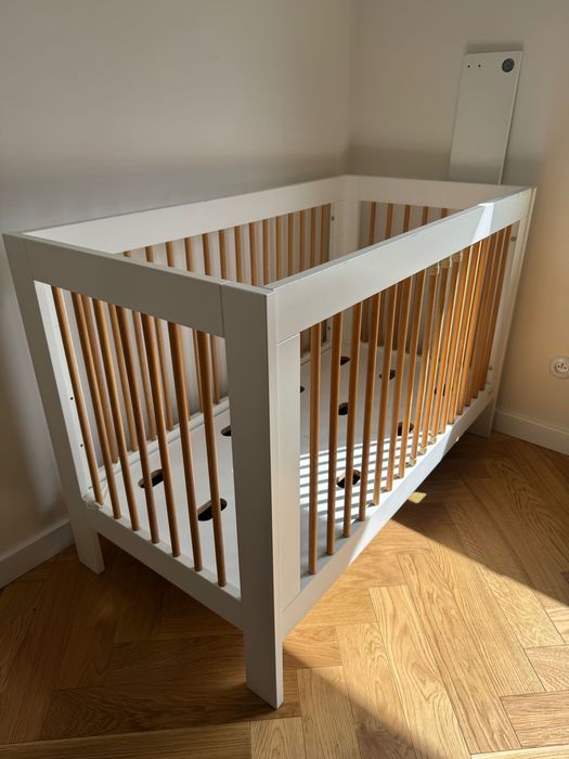 Łóżeczko dziecięce drewniane