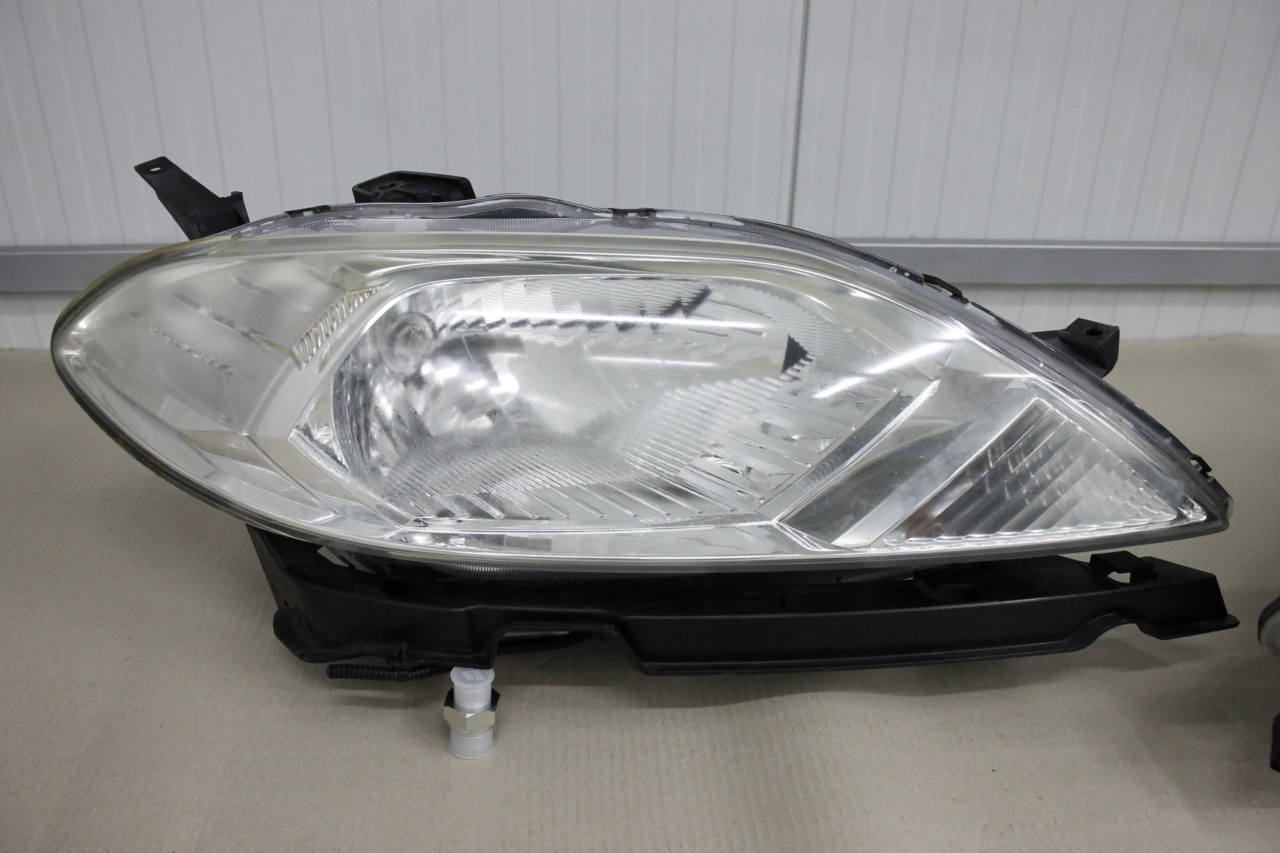 lampa przód przednia prawa lewa reflektor Honda Fr-V FRV komplet lamp