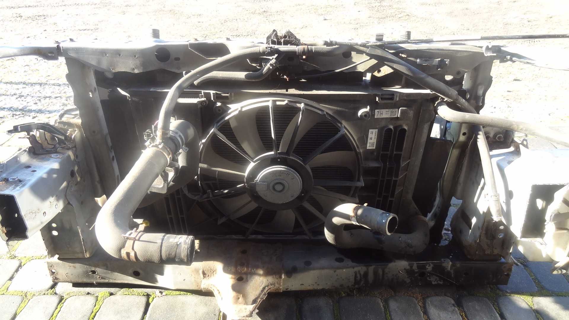 Toyota avensis T27 09- 15 1.6 1.8  belka chłodnica pas przód komplet