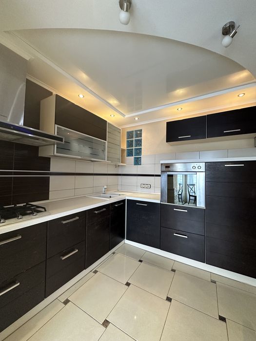 1-к на Ентузіастів