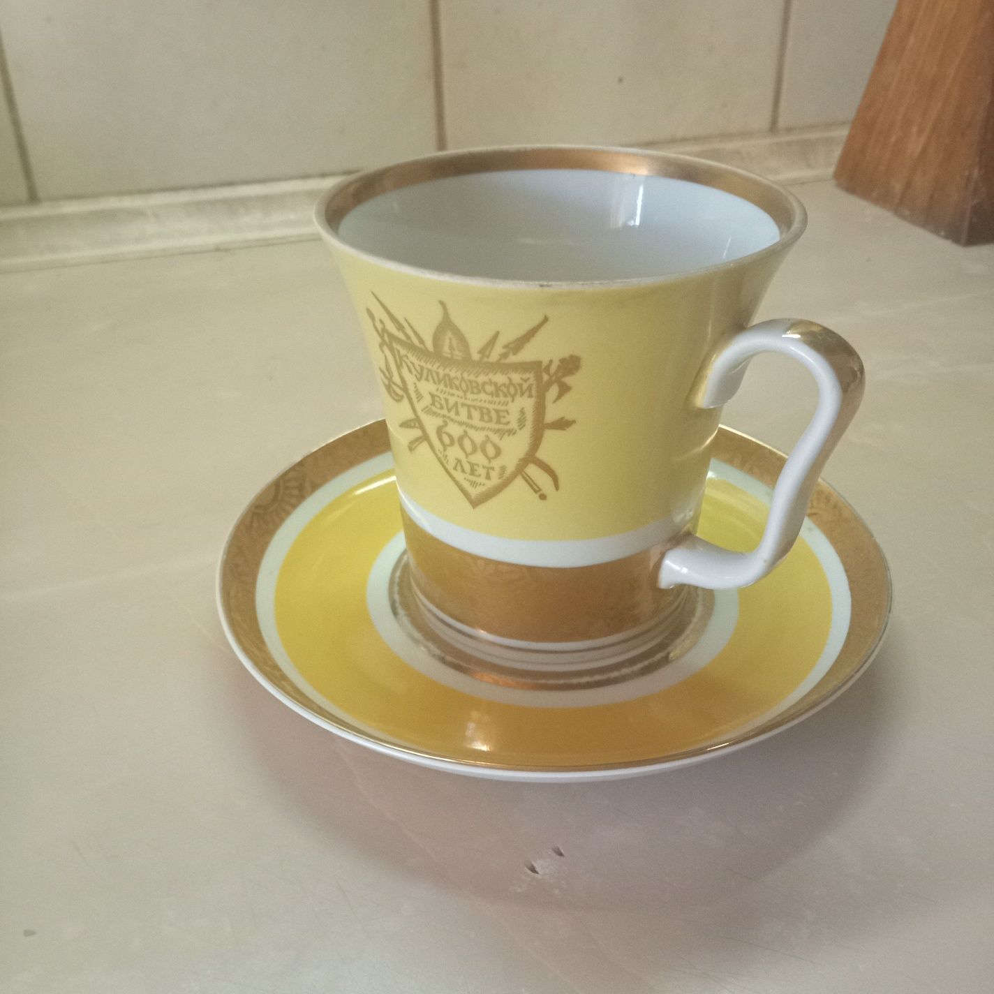 Продам редкую чайную пару и раритетную конфетница ДУЛЕВО.